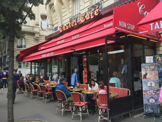 cafes near the Eiffel tower, best cafes near the Eiffel tower, famous cafes near the Eiffel tower, cafe in Paris near eiffel tower, adequate travel