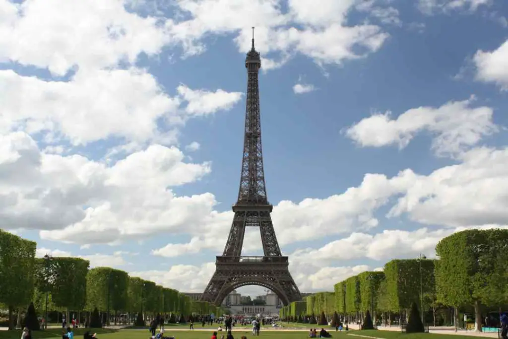 romantic places in Paris, best romantic places in Paris, romantic spots in Paris