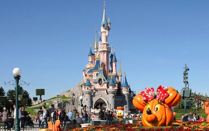 Time to Visit Disneyland Paris, the best time to visit Disneyland Paris, the Best month to visit Disneyland Paris