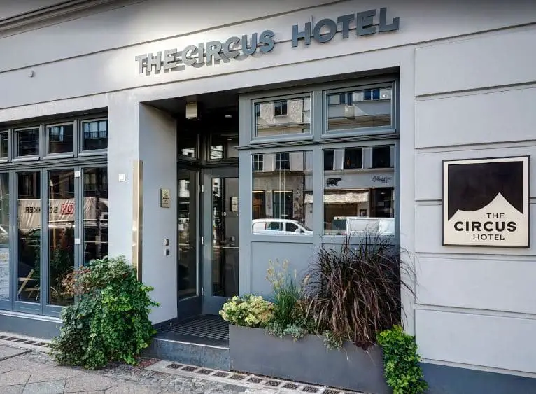 best hotels near Berlin Wall Memorial, hotels close to Berlin Wall Memorial