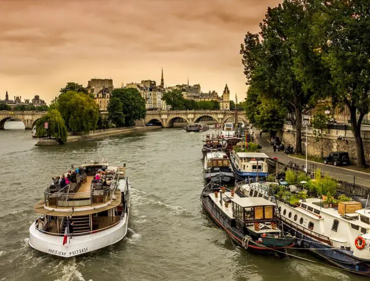 Romantic Places in Paris, Paris Romance 