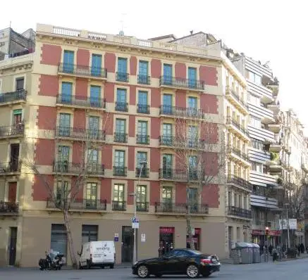 hotels near sagrada familia, famous hotels near the sagrada familia, hotel in barcelona near sagrada familia, 