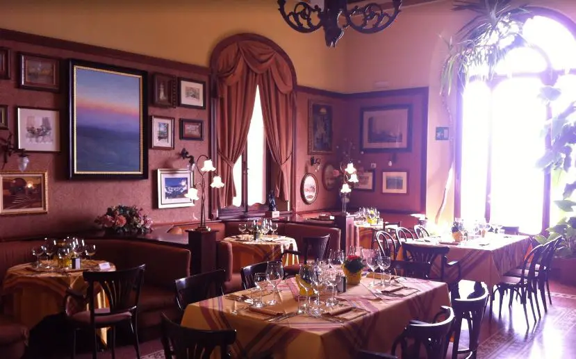 Topmost Cafe in Tuscany, Cafe in Tuscany,