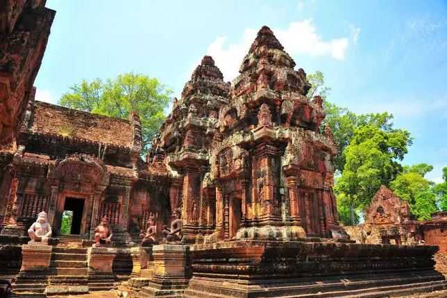 top monuments in Cambodia, unique monuments in Cambodia, popular monuments in Cambodia, ancient monuments in Cambodia, old monuments in Cambodia