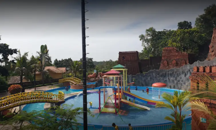 best water theme parks in Kerala, famous water parks in Kerala, biggest water parks in Kerala.