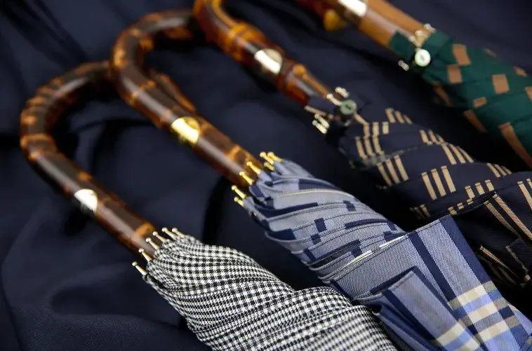 Top 10 Things to Buy in London| Best Souvenirs to Buy from LondonWorld ...