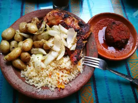 Antigua Guatemala’s food tour, popular foods to eat in Antigua Guatemala, foods to try in Guatemala, best foods in Antigua Guatemala, a popular food in Antigua Guatemala,