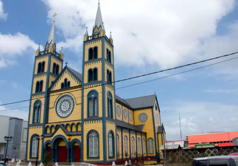 Most Visited Monuments in Suriname l Famous Monuments in Suriname