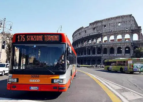  a trip to the Roman Colosseum, Complete Route Guide to Visiting the Roman Colosseum, Best Route to the Roman Colosseum, taxis to reach this Colosseum