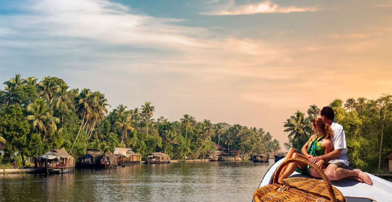 Best Honeymoon Destinations in Kerala | Romantic Honeymoon Places in