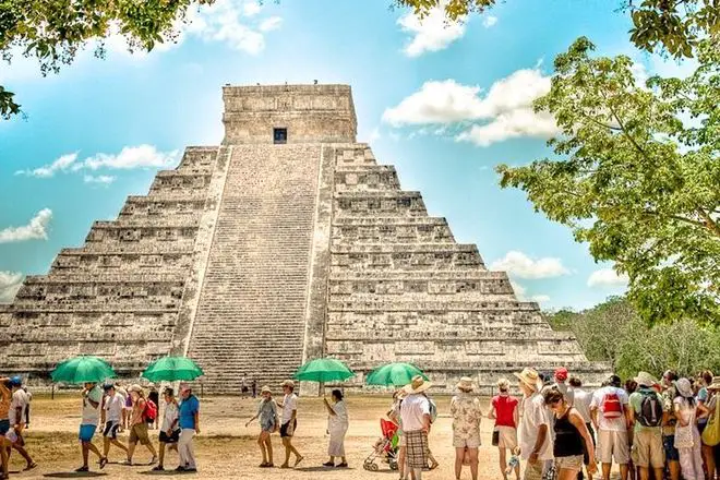 a trip to the Chichen Itza, Complete Route Guide to Visiting the Roman Chichen Itza, Best Route to the Chichen Itza, taxis to reach this Chichen Itza, train route to reach this Chichen Itza,