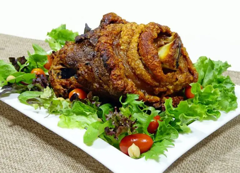 Famous Foods To Try in Toronto Best Foods in Toronto, Canada