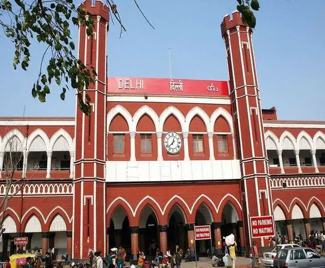 Best Route to the Roman Red Fort, taxis to reach this Red Fort, train route to reach this Red Fort
