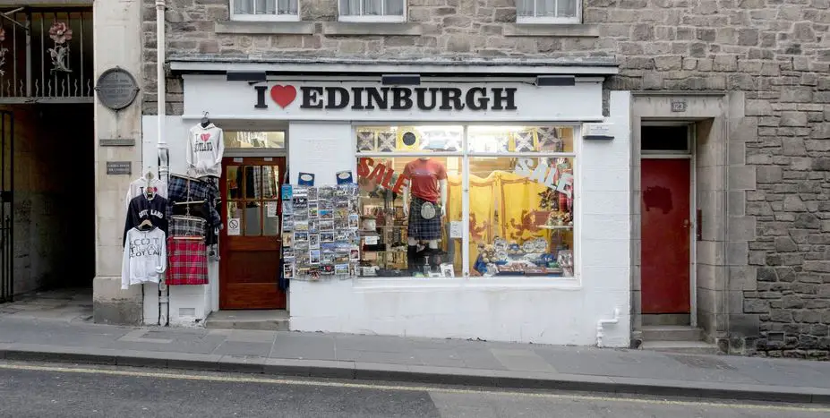 famous things to buy in Edinburgh, top souvenirs to buy in Edinburgh, the best things to buy in Edinburgh, popular souvenirs to buy in Edinburgh, what to buy in Edinburgh?