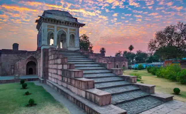 10 hill stations in Madhya Pradesh, a hill station in Madhya Pradesh, popular hill stations to visit in Madhya Pradesh, Mandu Hill Station in Madhya Pradesh, the best hill station of Madhya Pradesh
