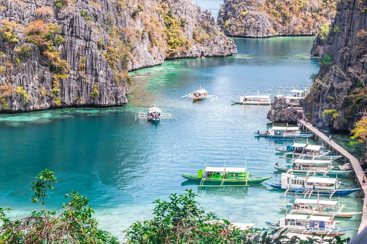 best islands to visit in the Philippines on summer holidays, Philippine summer vacation, top 10 islands in the Philippinesto visit in summer