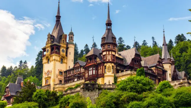 regulated travel restrictions in Romania, top 5 safest places in Romania, latest travel guidelines of Romania 2021, travel restrictions of Romania, COVID-19 restrictions in Romania,