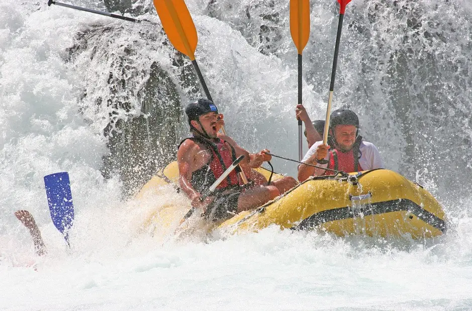 best place for river rafting in India, best white river rafting in India, best place to do river rafting in India, best river rafting in north India, which is the best place for river rafting in India, best rivers for rafting in India