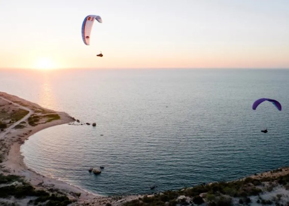  famous paragliding spots in Africa, list of 10 places in Africa for paragliding, top paragliding place in Africa, paragliding place of Africa in Madagascar, spot for paragliding in Africa, best paragliding place in Africa,