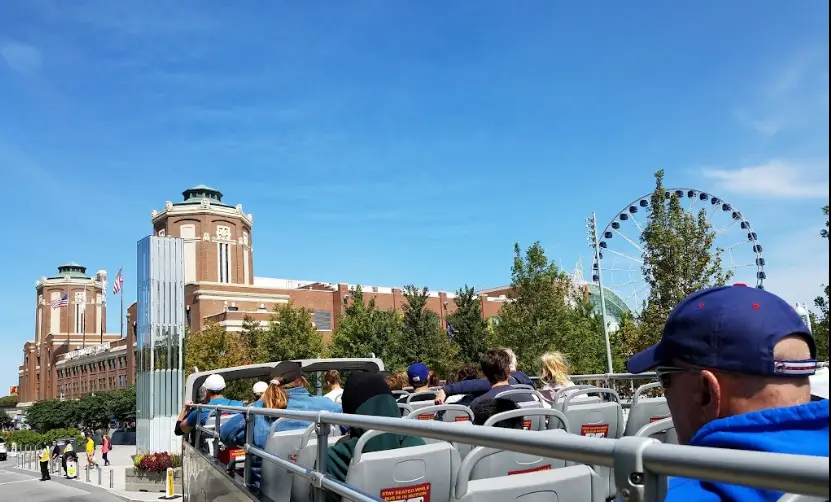 Things to do in Chicago Right Now Sightseeing on Hop-On Hop-Off bus in Chicago