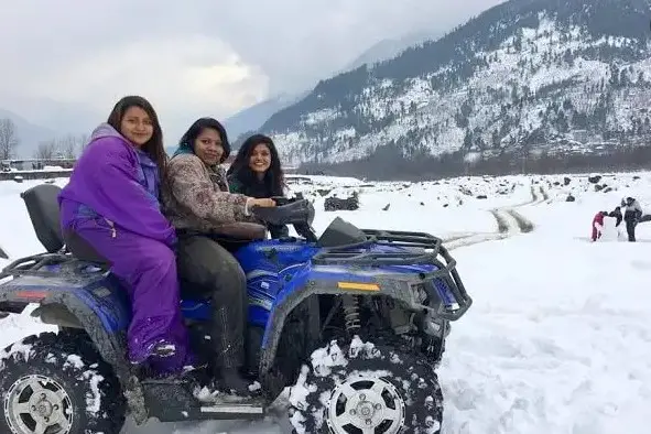 list of 10 exciting activities in Manali, adventures in Manali, Himachal Pradesh, top activities in Manali to enjoy, adventure to try in Manali , famous activity in Manali, thrilling sport in Manali to try