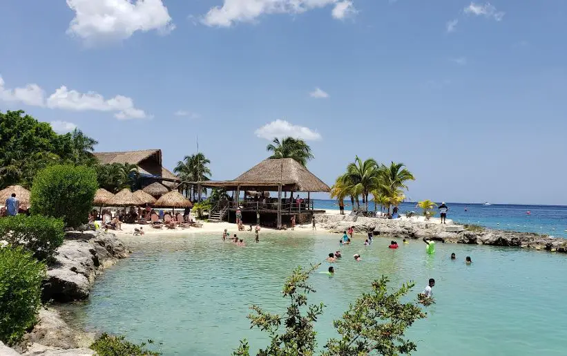 famous waterparks in Mexico, family-friendly water parks near Cozumel, foremost water parks near Cozumel to go with family