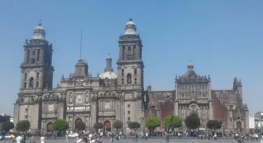 famous churches in Mexico, churches in Mexico City, the renowned church in Mexico, the church in Mexico City, the church in Mexico in the lake