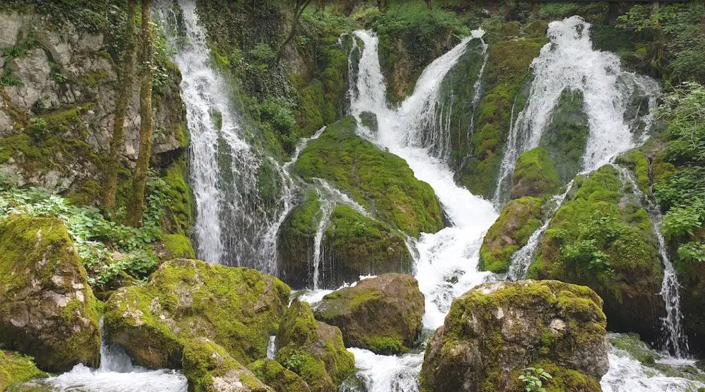 praiseworthy waterfalls located in Ilirska Bistrica,admirable waterfall in Slovenia,amazing waterfall in Slovenia,seasonal waterfall in Slovenia,admirable waterfall in Slovenia,most fascinating waterfalls in Slovenia