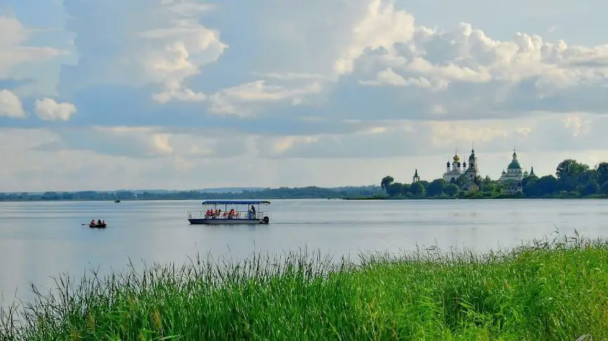 top 10 beautiful Russian lakes,list of famous lakes in Russia,top 10 famous lakes in Russia