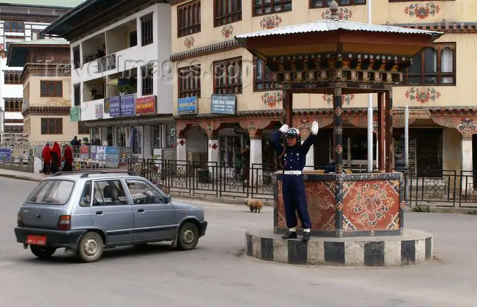 There is no traffic signal in Bhutan Bhutan is happy, Bhutan happiest country, Bhutan happiness, why Bhutan is a happy country?, People in Bhutan are extremely happy