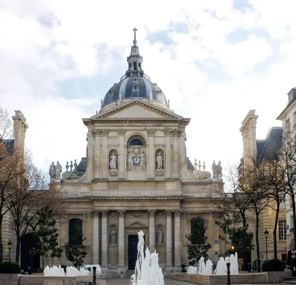 famous monuments of Paris