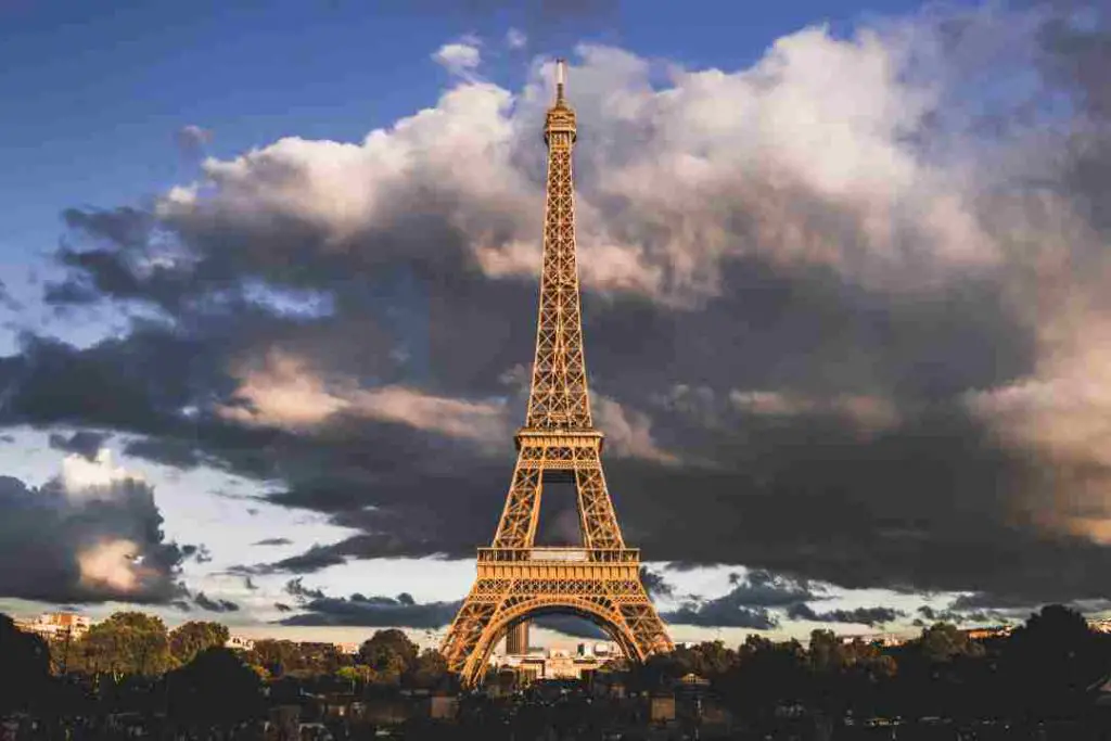 Romantic things to do in paris, Romantic things to do in paris on a budget, Romantic things to do in paris at night