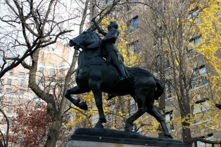 best monuments in New York, top monuments in New York, statues in New York