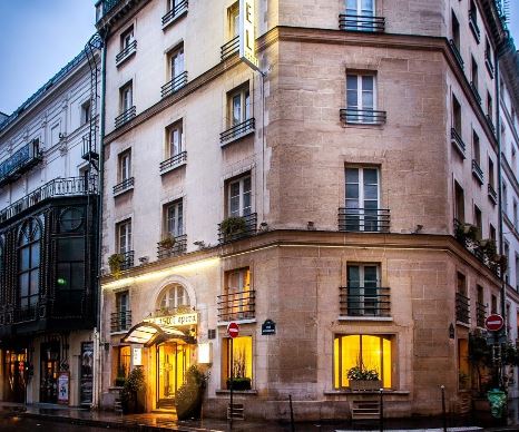 best hotels near Louvre Museum, hotels near Louvre Museum Paris, Louvre Museum near hotels