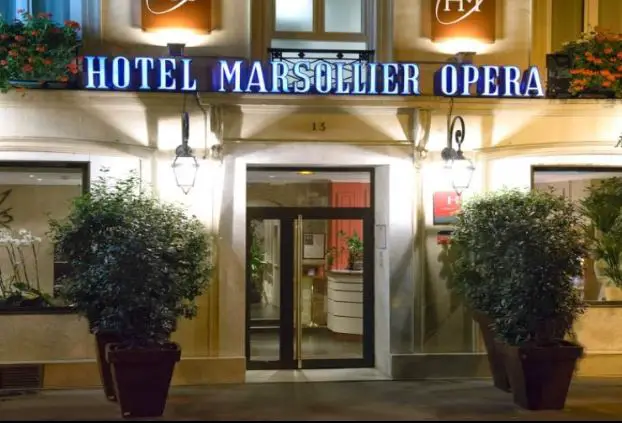 best hotels near Louvre Museum, hotels near Louvre Museum Paris, Louvre Museum near hotels