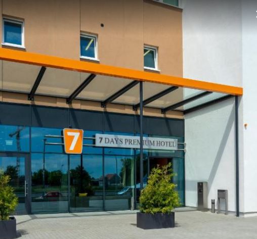 best hotels near Berlin Schoenefeld Airport, hotels close to Schoenefeld Airport