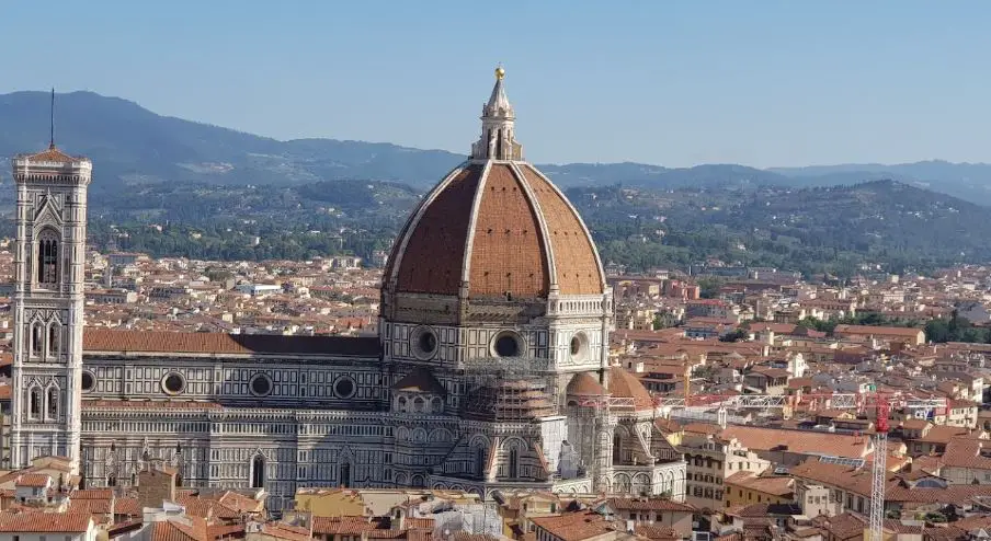 cool bohemian square in Florence, housetop cafés to visit in night at Florence,