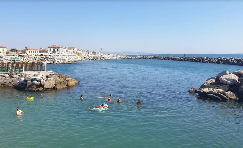 beaches where you can go famous Blue Flag beach