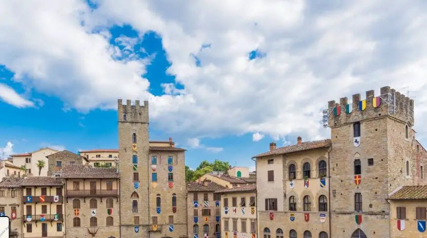 Beautiful Towns in Tuscany, Tuscan Charming Town, modest villa of Monteriggioni,