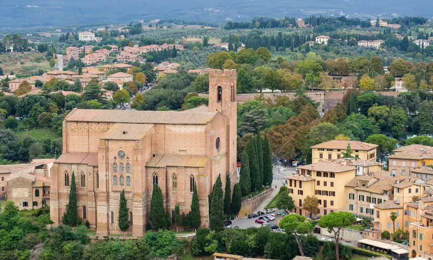 modest villa of Monteriggioni, ancient Tuscan town