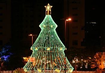 strange Christmas traditions in the world, unusual Christmas traditions around the world