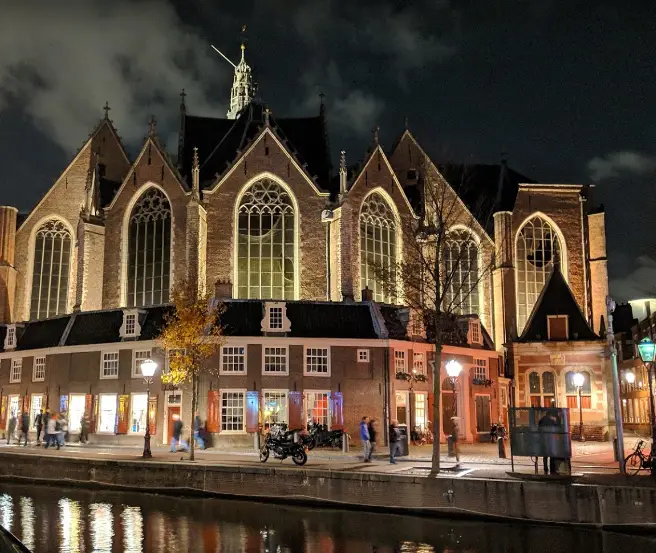 most tourist-packed places of Amsterdam, tourist spot in Amsterdam, tourist site in Amsterdam
