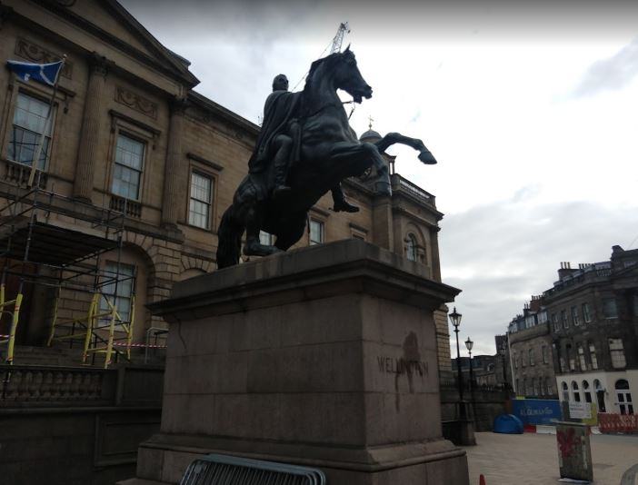 monuments in Edinburgh, monuments in Edinburgh Scotland, monuments of Edinburgh, historical monuments in Edinburgh, famous monuments in Edinburgh, monuments to visit in Edinburgh,