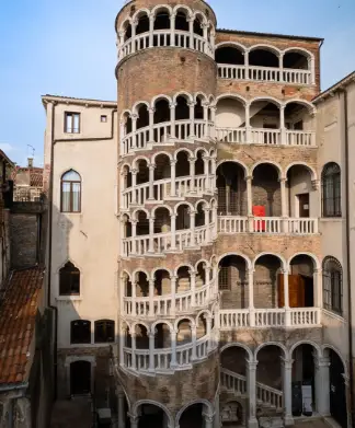 top monuments in Italy, unique monuments in Italy, popular monuments in Italy, ancient monuments in Italy, old monuments in Italy, most visited monuments in Italy, beautiful monuments in Italy, monuments to see in Italy, monuments to visit in Italy