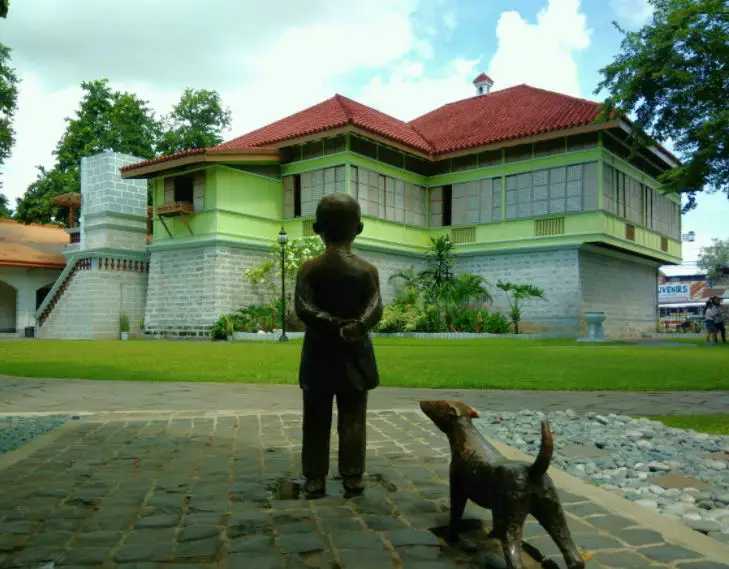 iconic monuments in Philippines, beautiful monuments in Philippines, most popular Monuments in Philippines, most famous monuments in Philippines