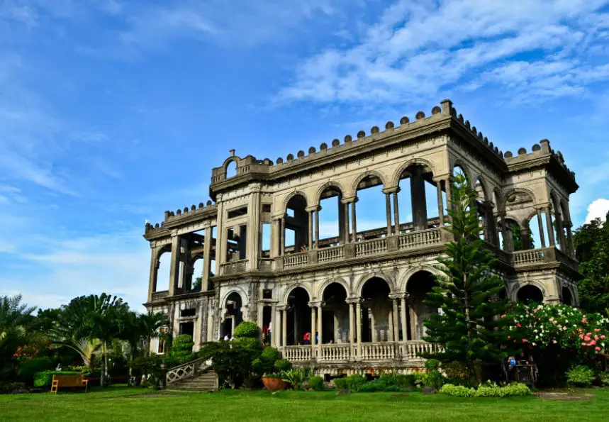 iconic monuments in Philippines, beautiful monuments in Philippines, most popular Monuments in Philippines, most famous monuments in Philippines