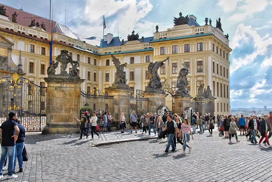  a trip to the Prague Castle, Complete Route Guide to Visiting the Prague Castle, Best Route to the Prague Castle, taxis to reach this Prague Castle, train route to reach this Prague Castle