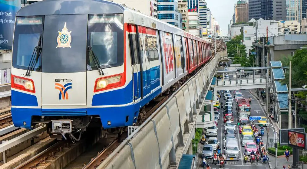 Best Route to the Wat Arun, taxis to reach this Wat Arun, train route to reach this Wat Arun, convenient route to Wat Arun, various routes to reach the Wat Arun