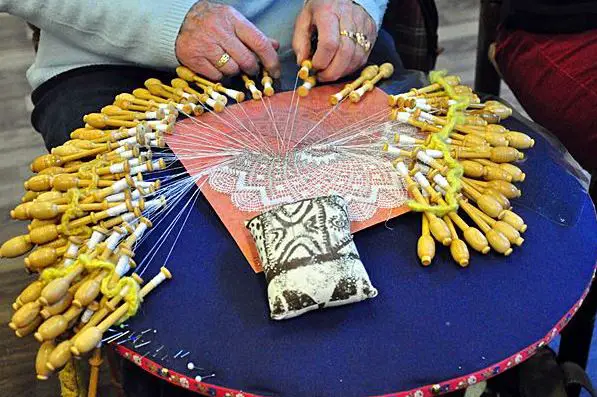 famous souvenirs to buy in Bruges, souvenirs to buy from Bruges, 