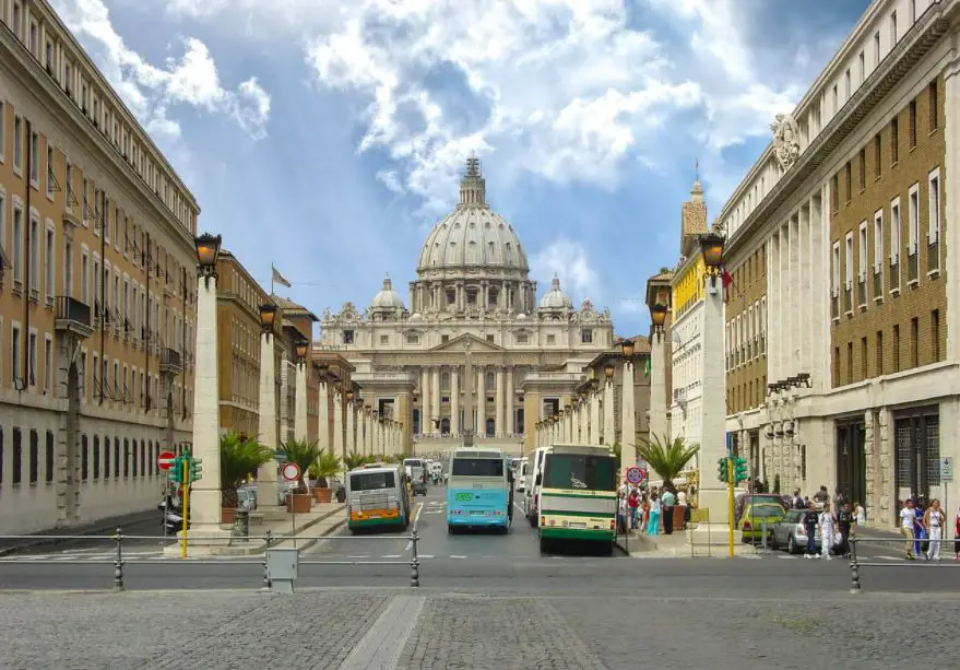 trip to the St. Peter’s Basilica, Complete Route Guide to Visiting the St. Peter’s Basilica, Best Route to the St. Peter’s Basilica, boats to reach this St. Peter’s Basilica,